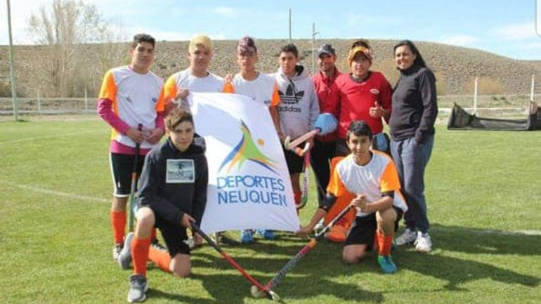 Los campeones que entrenan en un playón o sobre tierra