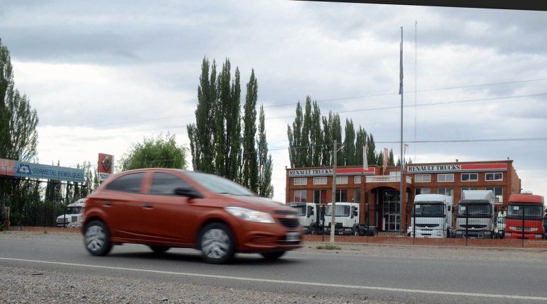 El grupo comando entró al local y en una oficina encontró la caja fuerte.&nbsp;
