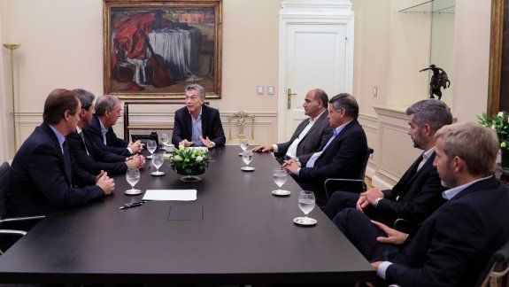 Macri estuvo en Casa Rosada con Schiaretti, Bordet, Manzur, Peppo y Uñac.