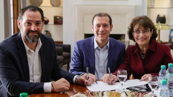 otorgan aportes a dos proyectos de alimentos y frutas