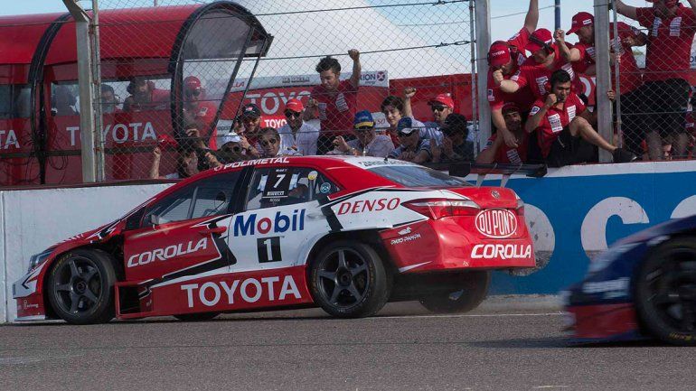 El bonaerense se quedó con la primera de las dos finales. Agustín Canapino (3º ayer) puede hoy ser campeón. Manu Urcera fue 18º.