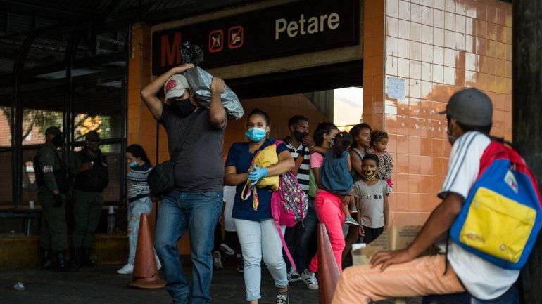 COVID-19: Venezuela planea vacunación masiva para abril