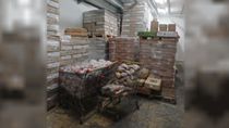 Definen qué hacer con casi 50 toneladas de carne que llegaron sin declarar desde Brasil a la Patagonia. Definen qué hacer con casi 50 toneladas de carne que llegaron sin declarar desde Brasil a la Patagonia.