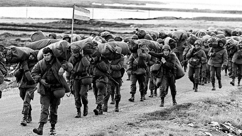 Acusan a militares de torturar a soldados en la guerra de Malvinas