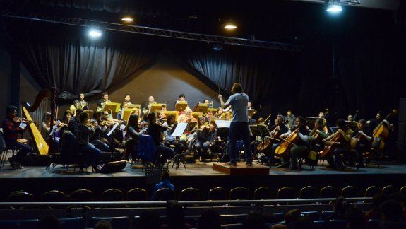 Pablo Bongiovani, el director Andrés Tolcachir y varios miembros de la orquesta aseguran que no existe el clima conflictivo que denuncia Pablo Dix, secretario general de Utedyc.