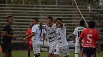 regional amateur: un equipo que usa el escudo de independiente perdio 16 a 0