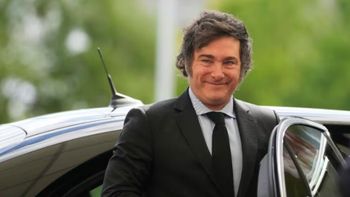 El presidente prepara una agenda federal para mantener el contacto con la gente del interior y reforzar su imagen fuera de Buenos Aires. El presidente prepara una agenda federal para mantener el contacto con la gente del interior y reforzar su imagen fuera de Buenos Aires.