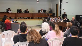 familias de desaparecidos en la dictadura, molestas por la toma de imagenes en un juicio familias de desaparecidos en la dictadura, molestas por la toma de imagenes en un juicio