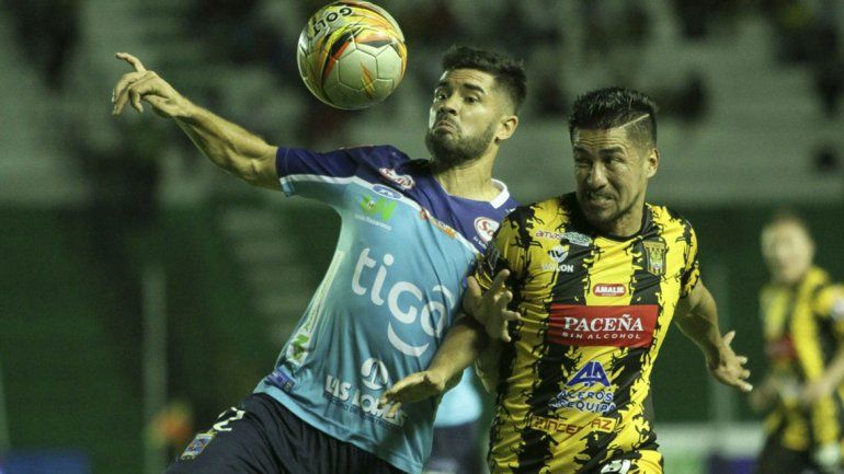 Franco Coria con la camiseta del Blooming de Bolivia