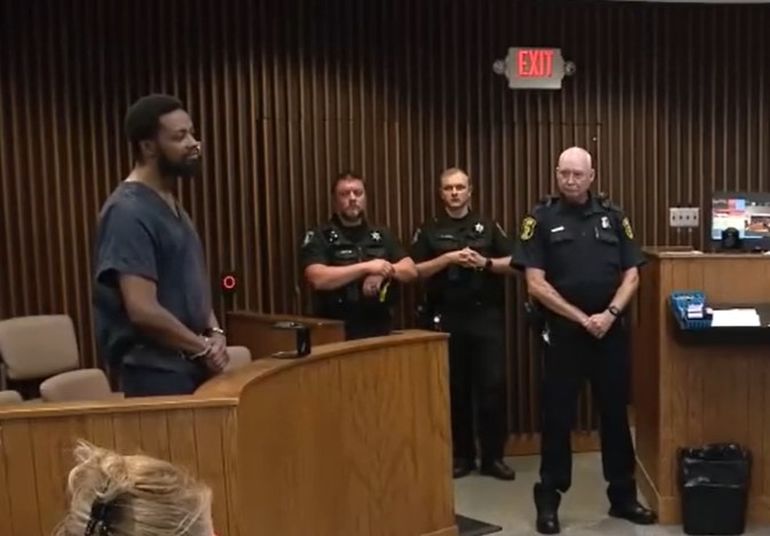 Lo acusan de asesinar a su exnovia y de realizar luego escalofriantes búsquedas en internet. Lo acusan de asesinar a su exnovia y de realizar luego escalofriantes búsquedas en internet.