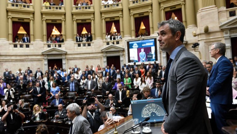 La Cámara de Diputados, con Martín Menem a la cabeza, enfrenta la maratónica sesión de la Ley Ómnibus.