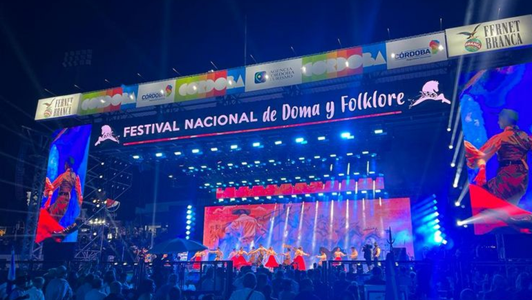 Arrancó el festival de Jesús María entre destrezas, folklore y cuarteto