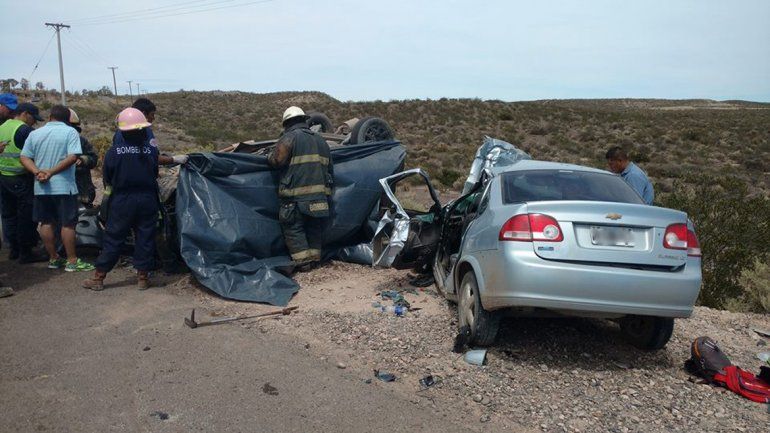 Tres hombres murieron en un violento choque frontal camino al lago Pellegrini