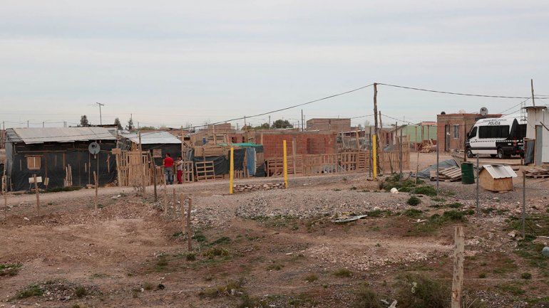 El homicidio ocurrió en la toma El Malón de Centenario.