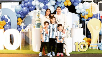 La historia de Antonela mostró como sus hijos con Lionel Messi festejaban la ilustre actuación de su papá ante Bolivia.