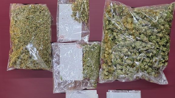 La pericia que se le hizo la marihuana secuestrada benefició al acusado.