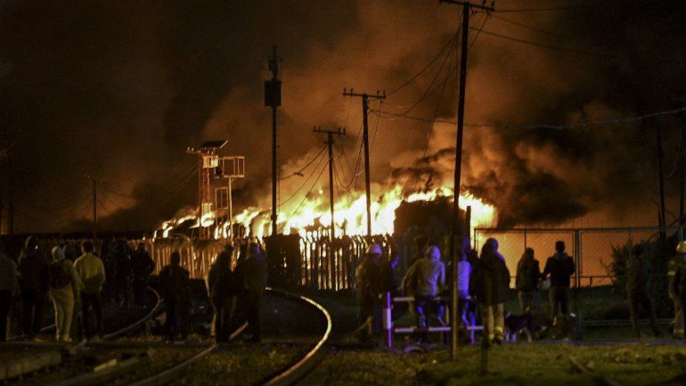 Alarma por dantesco incendio de vagones en desuso