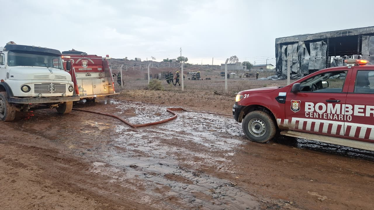 Incendio en edificio municipal donde se guardaba mercadería del Banco de Alimentos. Incendio en edificio municipal donde se guardaba mercadería del Banco de Alimentos.