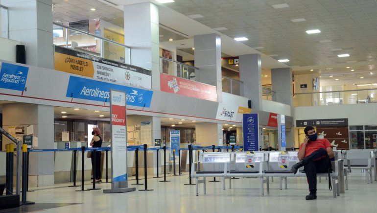 El aeropuerto neuquino recibe un 73% menos pasajeros que en la prepandemia