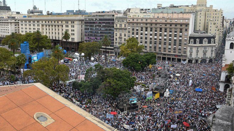 Masiva defensa de la escuela pública y pedido de paritarias