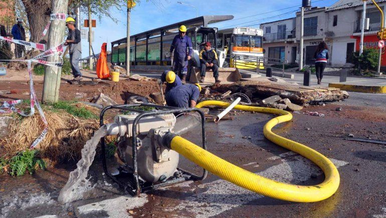 Tres barrios del oeste, sin agua por reparaciones del EPAS