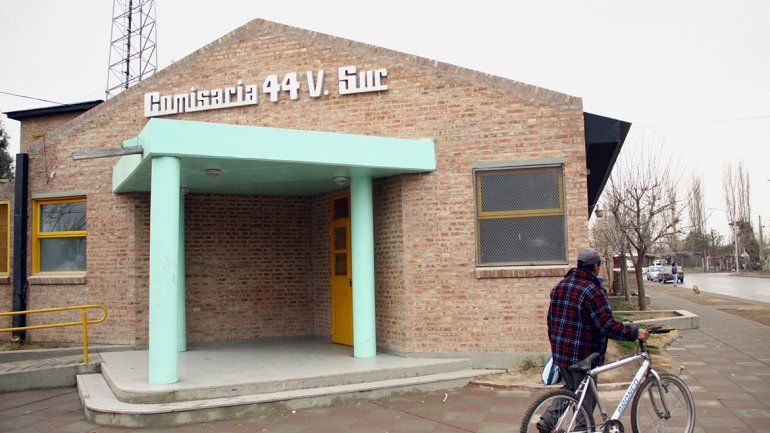 Son cosas que pasan, le dijo tras detenerlo ilegalmente