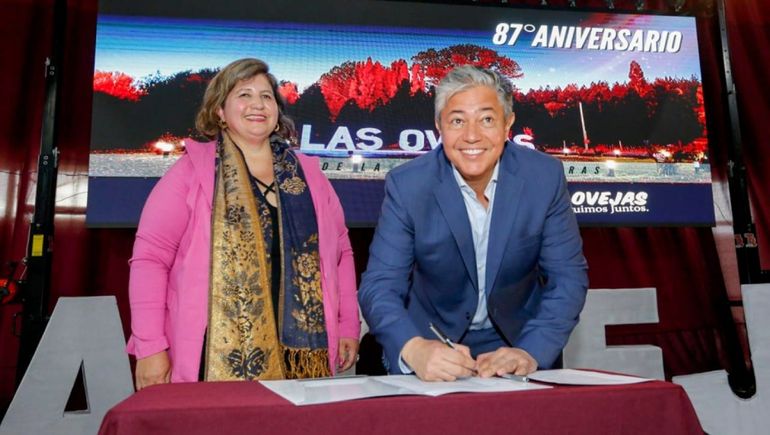 El gobernador Rolando Figueroa y la intendenta de Las Ovejas