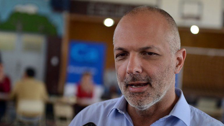 Buzzi:  Si gana Macri lo único que queda es arrodillarnos y rezar