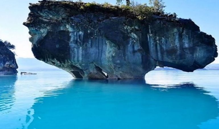 Lago Buenos Aires, en Santa Cruz, uno de los más grandes de Sudamérica. Lago Buenos Aires, en Santa Cruz, uno de los más grandes de Sudamérica.