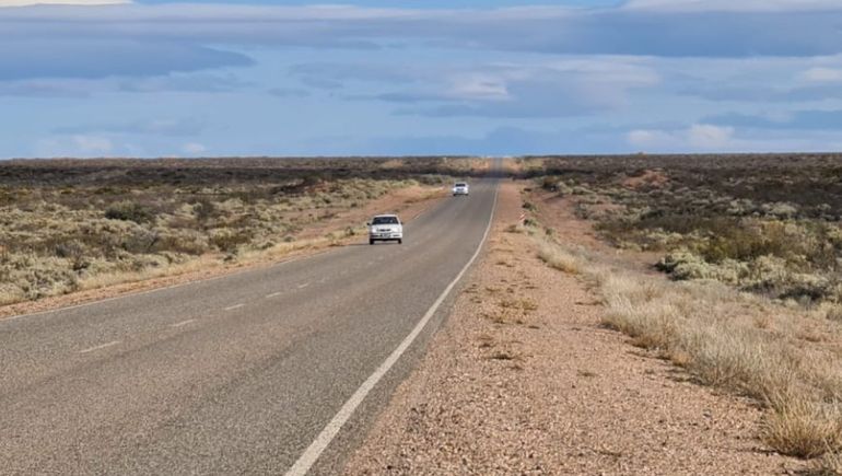 Borracho y sin documentos volcó camino a Añelo: tres heridos