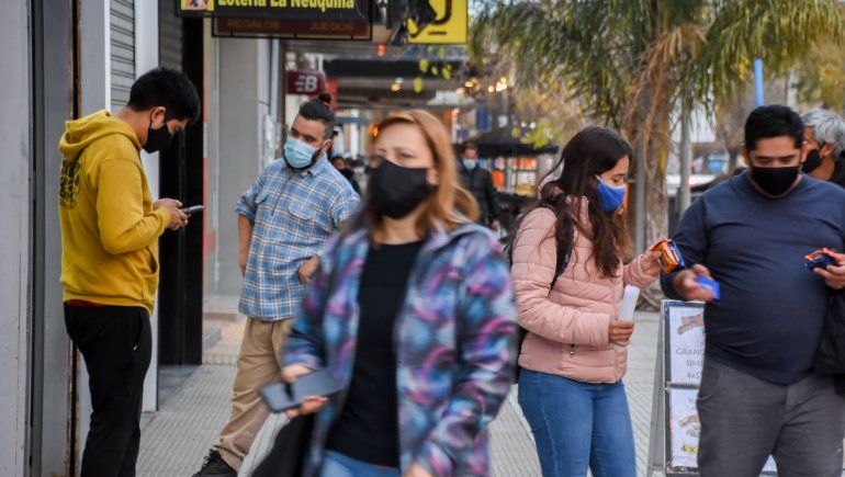 ¿Curva a la baja? Neuquén reportó menos de 100 casos tras 71 días