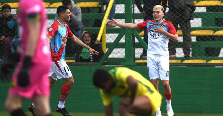 Gana, gusta y golea: Arsenal, el único y sorprendente líder de la Superliga