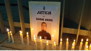 Darío Haro caminaba de madrugada por el barrio Inta de Trelew cuando fue atacado a puñaladas desde atrás: el asesino se llevó su celular y un juego de llaves. Darío Haro caminaba de madrugada por el barrio Inta de Trelew cuando fue atacado a puñaladas desde atrás: el asesino se llevó su celular y un juego de llaves.