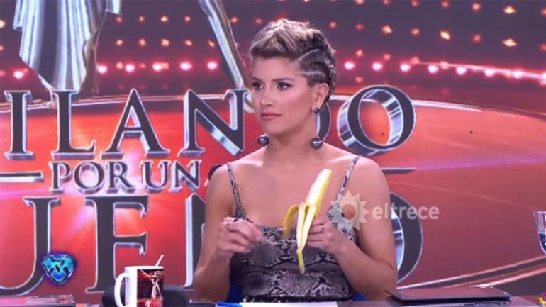 Laurita volvió a ningunear a Mica: peló y comió una banana en vivo
