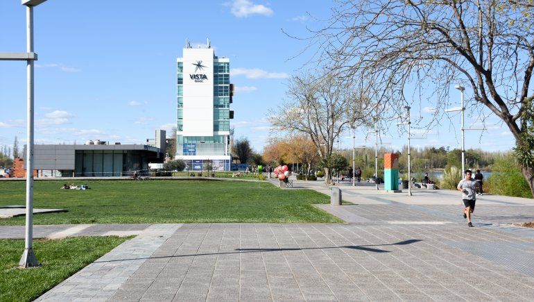 Agredió a su pareja en el Paseo de la Costa y la abandonó inconsciente