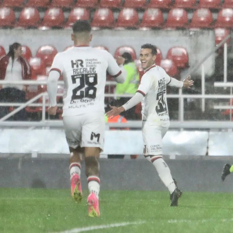 Ferreira estampó el primer tanto de Newell's. Ferreira estampó el primer tanto de Newell's.