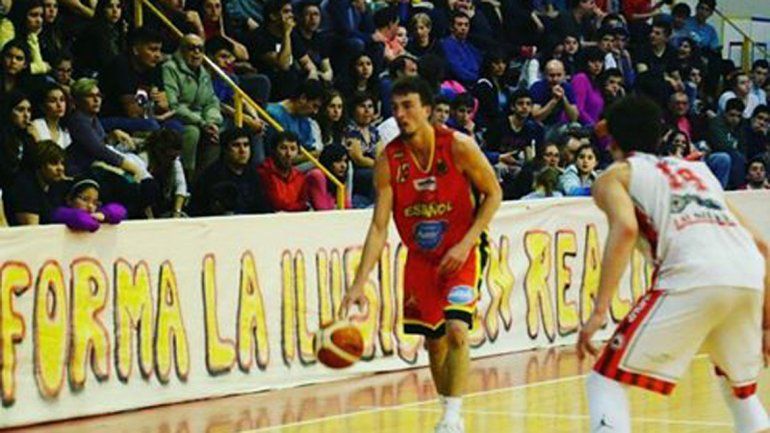 Francisco González metió un doble faltando 14 segundos y encaminó el triunfo. Español lo cerró desde la línea.