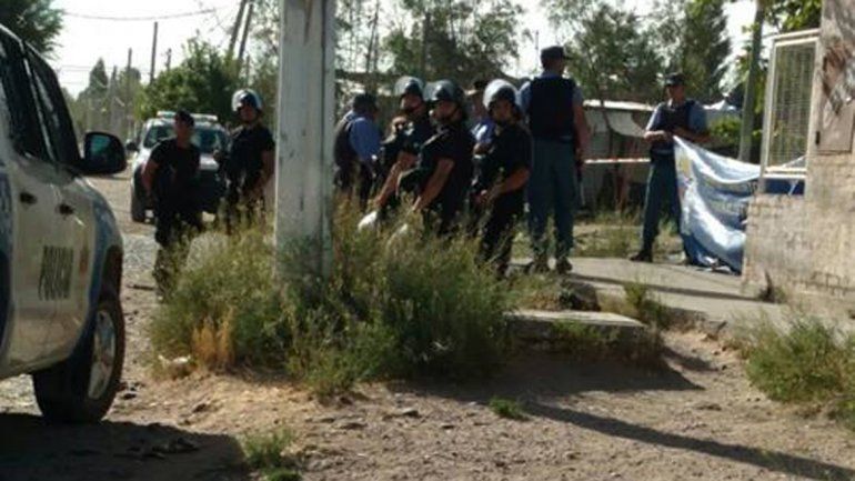 La Policía halló el cuerpo sin vida en la esquina de la Escuela 354.