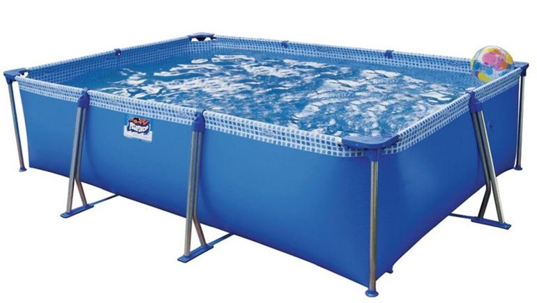 Las cadenas compiten con rebajas y cuotas para convertir la compra de piletas en una opción posible para más hogares. Las cadenas compiten con rebajas y cuotas para convertir la compra de piletas en una opción posible para más hogares.