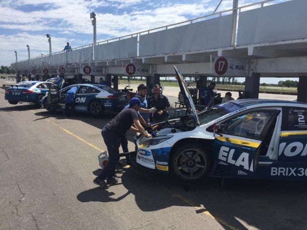 Está en marcha la prueba de cuatro equipos del Súper TC200 en Alta Gracia