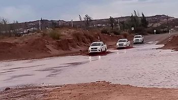 Rincón de los Sauces: la tormenta convirtió cañadones secos en ríos