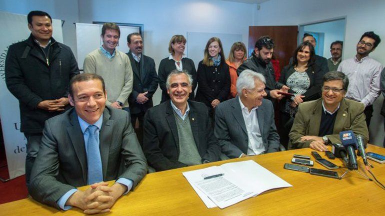 Gutiérrez entregó 1.500.000 pesos para la Facultad de Economía