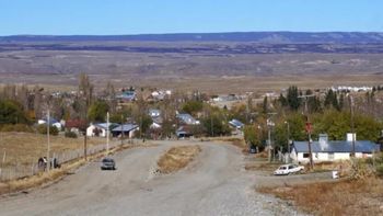 En Río Pico, una apacible localidad al pie de la cordillera en Chubut, el crimen a puñaladas causó conmoción. En Río Pico, una apacible localidad al pie de la cordillera en Chubut, el crimen a puñaladas causó conmoción.