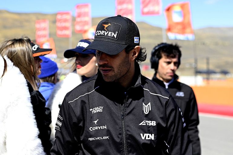 Manu Urcera en el autódromo de El Calafate