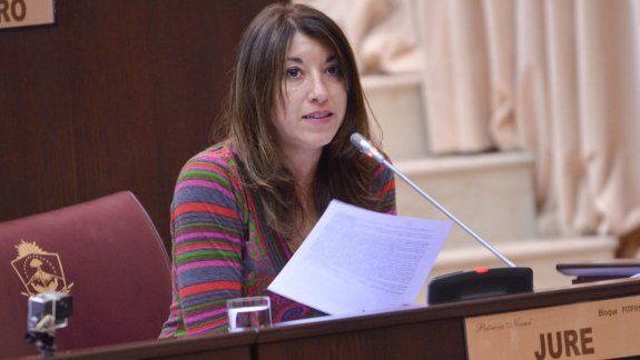 La diputada Jure cuestionó el regalo &nbsp;que hizo protocolo de la Legislatura.