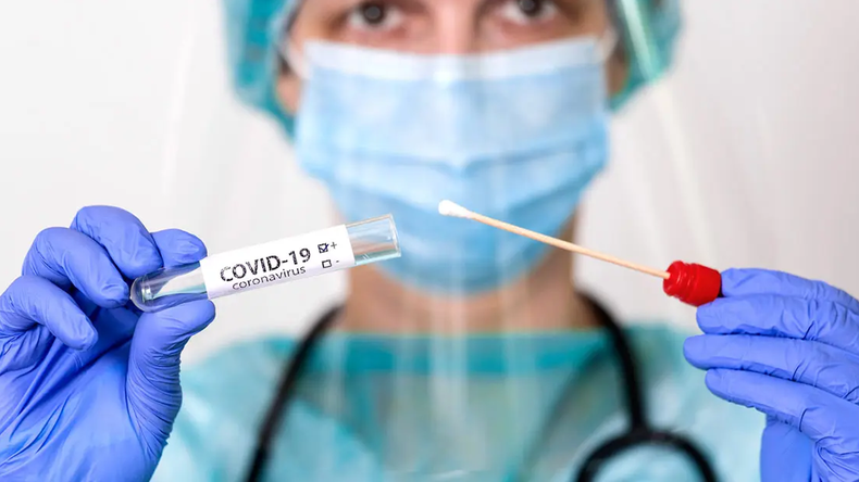 La OMS alerta por una nueva cepa de Covid: estos son los síntomas a tener en cuenta