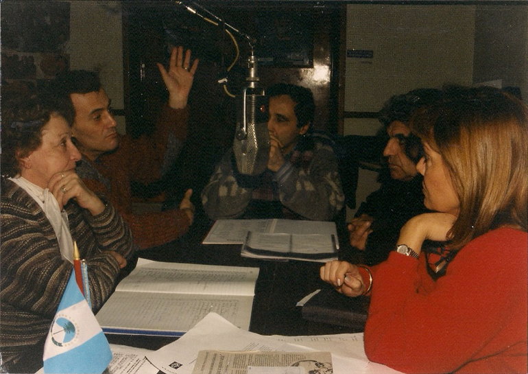 Alicia con Carmen Sanmartin y otros en LU5. Alicia con Carmen Sanmartin y otros en LU5.