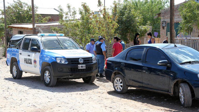 Encuentran a una mujer sin vida en su casa en Centenario