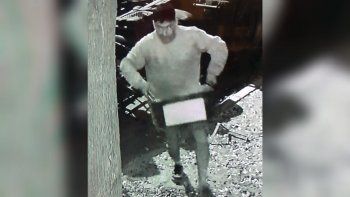 video: robo la bateria de un camion en cuatro minutos video: robo la bateria de un camion en cuatro minutos