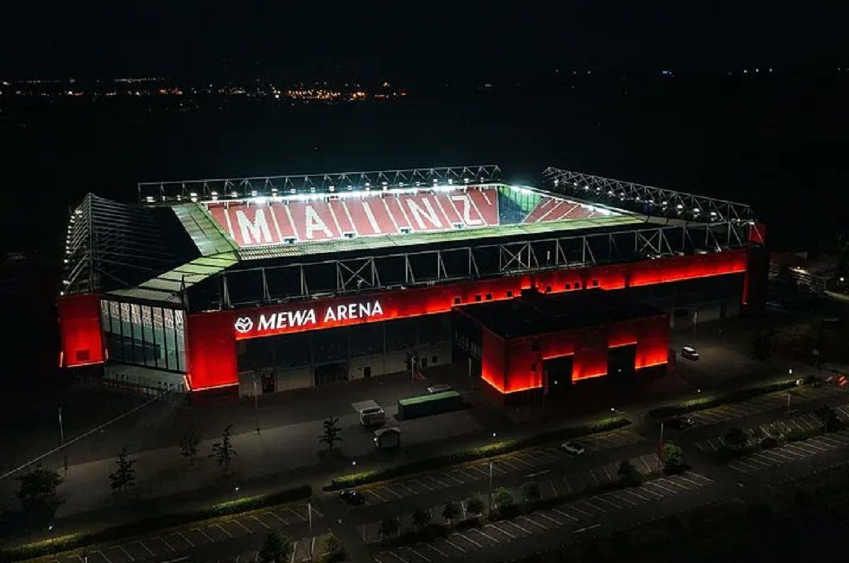 El estadio del Mainz, de Alemania, fue el lugar en el que se realizó el último hallazgo de una bomba muy grande.&nbsp;